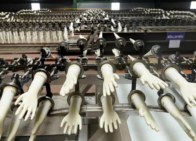 vietglove-factory-production-line-with-glove-former